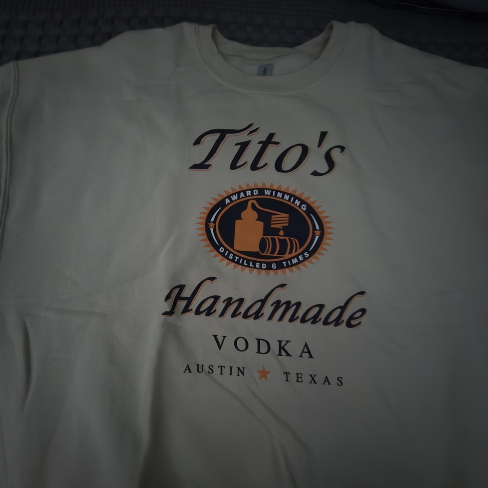 Tito's Gildan Cream Heavy Blend Sweatshirt